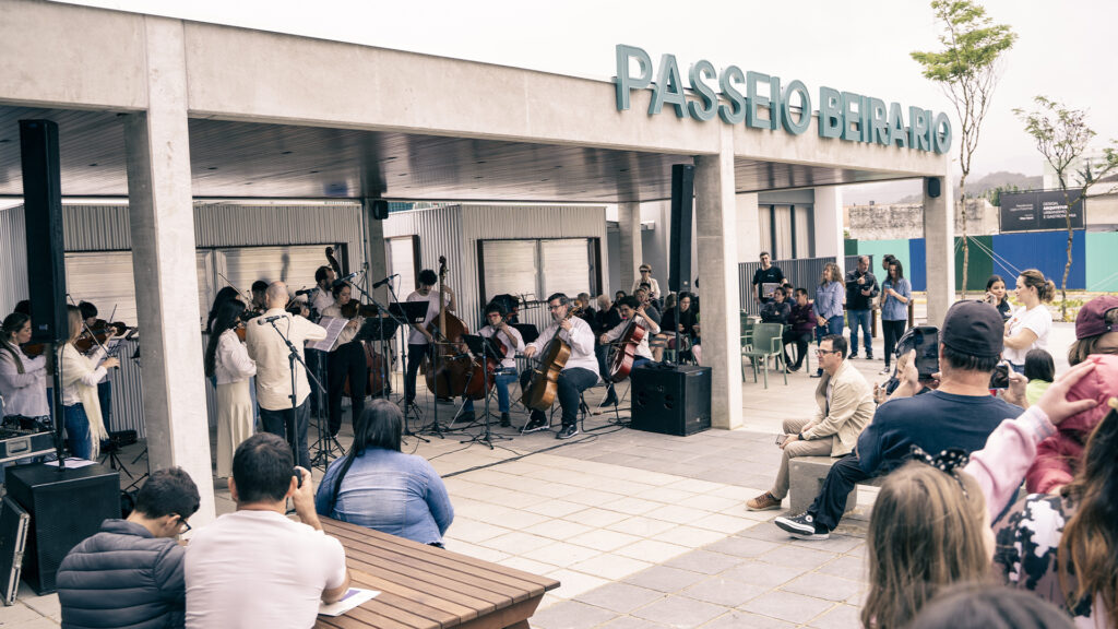 Orquestra de Câmara e Escola de Música do CESCB se apresentam no Passeio Beira Rio